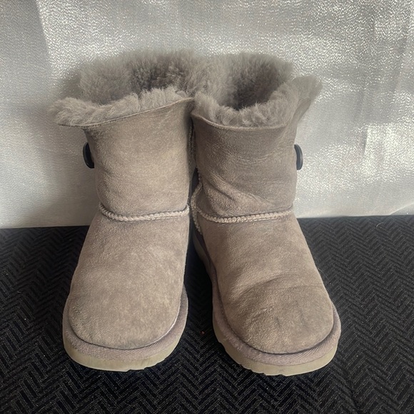 UGG Other - UGG Bailey button boots